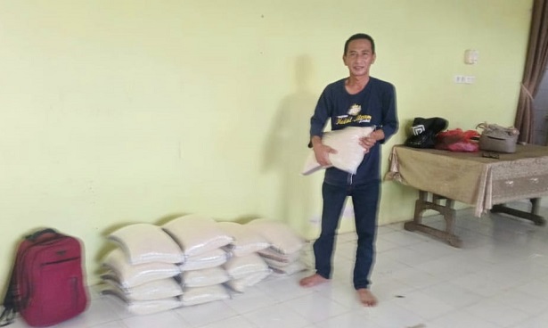 Pasukan Amal Sholeh atau Paskas Sinjai peduli santri dan penghafal Alquran melalui Gerakan Infaq Beras (GIB),di sejumlah pondok pesantren