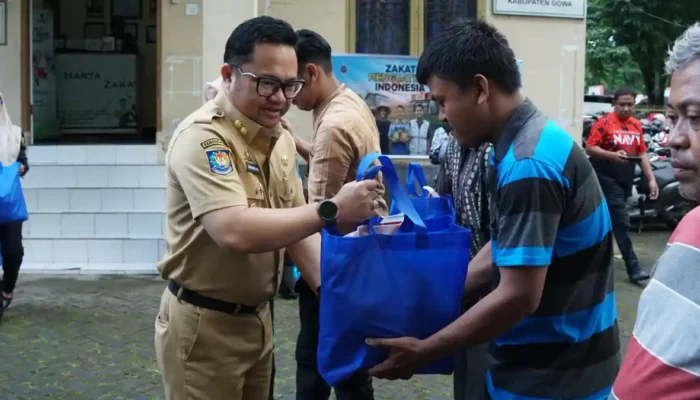 PGRI Dan Baznas Gowa Kolaborasi Bantu Sembako Untuk Guru Honorer