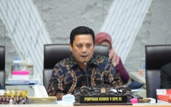 Setelah puluhan tahun dimanfaatkan, poros jalan Makassar – Parepare bakal direkonstruksi atau dilakukan pengaspalan ulang