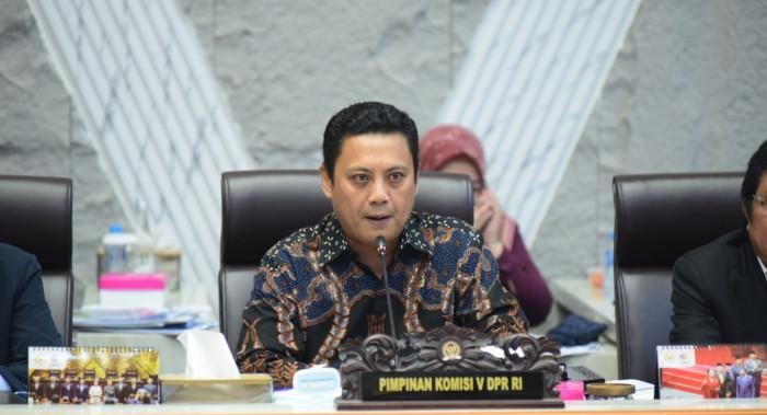 Setelah puluhan tahun dimanfaatkan, poros jalan Makassar – Parepare bakal direkonstruksi atau dilakukan pengaspalan ulang