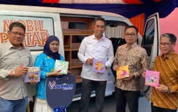Pemkab Soppeng dapat bantuan mobil dari Askrindo (Asuransi Kredit Indonesia) untuk mendukung kegiatan literasi di daerah tersebut