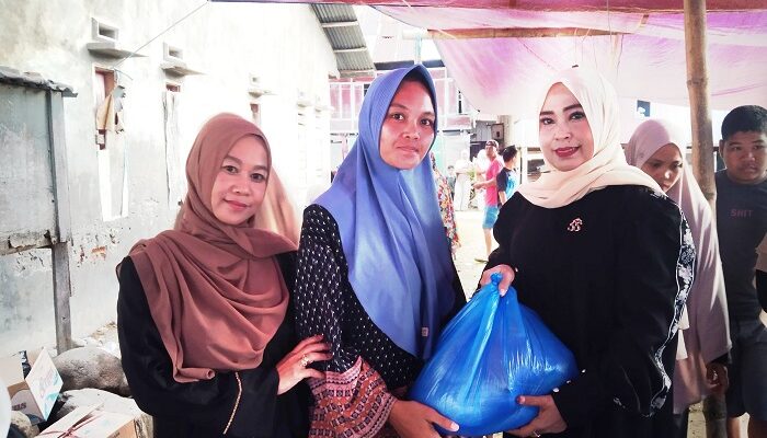 Majelis Talim Al-Muhajirin Sinjai Bantu Korban Kebakaran