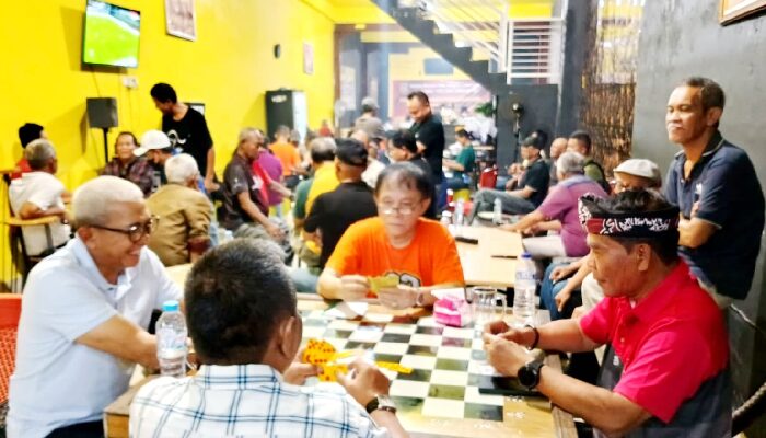 Ratusan Alumni SMANSA 82 Makassar Uji Kemampuan Main Domino