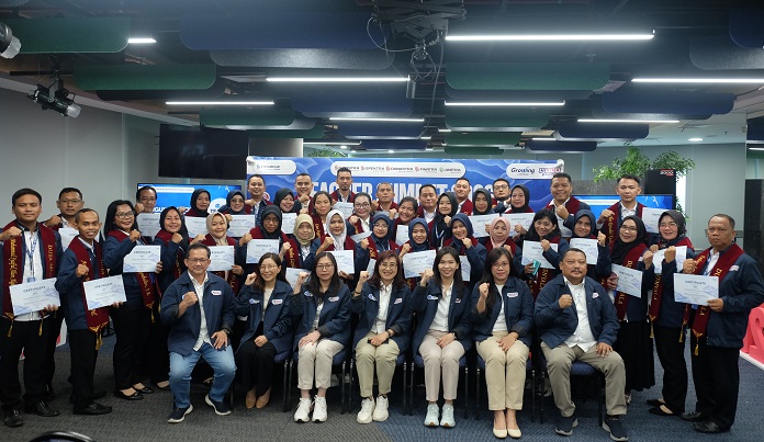 PT Federal International Finance atau FIFGROUP kukuhkan 37 guru terbaik sebagai Duta MENYALA dalam ajang Teacher Summit 2026