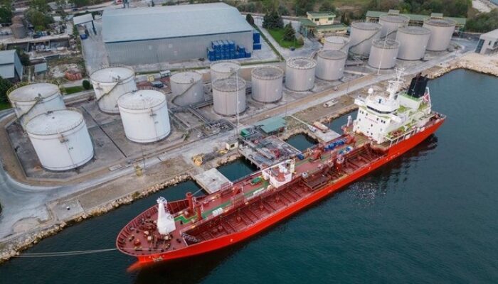 Harga Minyak Dunia Tembus 111 Dolar AS