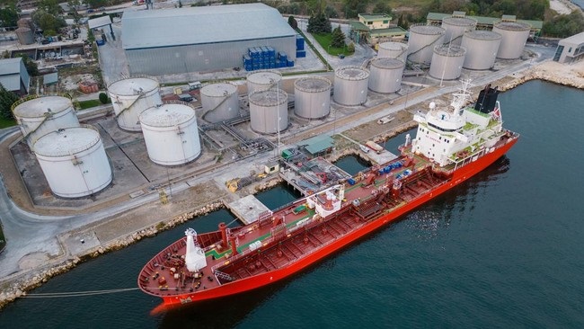 Dampak perang di Timur Tengah kian mengkhawatirkan, harga minyak dunia tembus 111 dolar AS per barel, pada perdagangan, Kamis (2/4/2026)