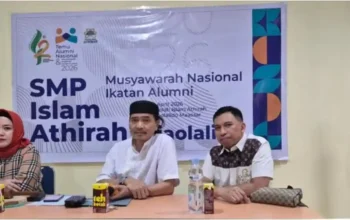 Peserta Musyawarah Nasional pembetukan almuni sepakat memilih Andi Iwan Darmawan Aras Ketua IKA SMP Islam Athirah Kajaolaliddo Makassar
