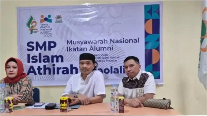 Peserta Musyawarah Nasional pembetukan almuni sepakat memilih Andi Iwan Darmawan Aras Ketua IKA SMP Islam Athirah Kajaolaliddo Makassar