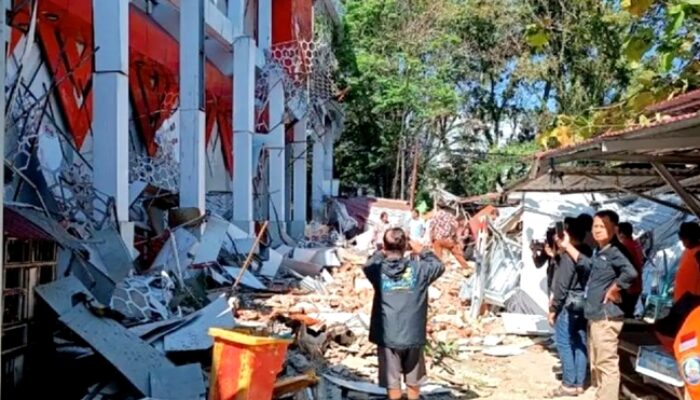 Gempa 7,6 Guncang Sulut dan Malut, Bangunan Porak-Poranda, Korban Jiwa dan Luka