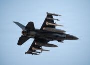 Iran menembak jatuh dua jet tempur AS (Amerika Serikat), Jumat (3/4/2026) waktu setempat ketika dalam mode berperang