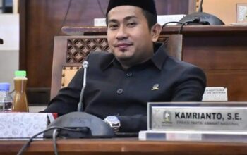 Dewan Pimpinan Pusat, DPP Partai Amanat Nasional berhentikan Kamrianto sebagai pengurus DPD PAN Sinjai dan memproses PAW DPRD Sinjai