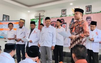 Ketua Majelis Pertimbangan Wilayah (MPW) PKS Sulsel Mallarangan Tutu lantik Dewan Pakar Partai Keadilan Sejahtera Sulsel periode 2025-2030