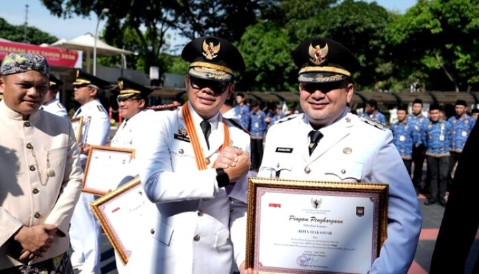 Kota Makassar Meraih Penghargaan Kinerja Pemerintahan Terbaik