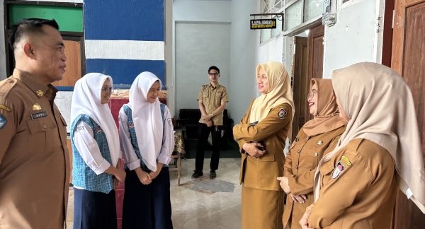 Tim Irjen Kemendikdasmen monitoring pelaksanaan TKA (Tes Kemampuan Akademik ) di SMPN 6 Makassar, Senin (6/4/2026).