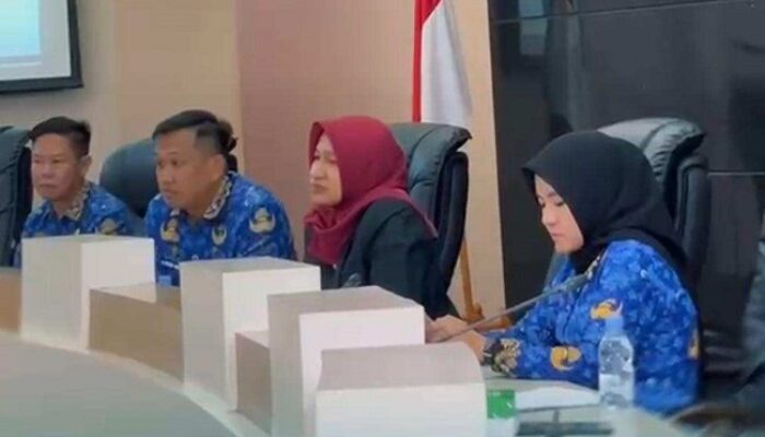 Disdik Makassar Jajaki Pasar Pengadaan Seragam Sekolah