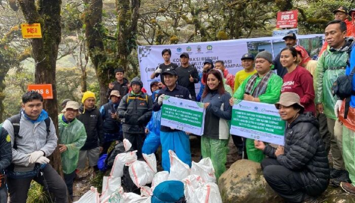 Pusdal LH Suma Gelar Aksi Bersih Di Gunung Bawakaraeng