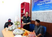 Dekan Fakultas Bahasa dan Sastra Universitas Negeri Makassar (UNM), Prof Dr Anshari MHum, mengaku sangat menyukai dunia tulis-menulis dan berminat menjadi jurnalis