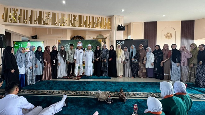 Ustadz Das’ad Latif bicara cinta pertama di SMA Islam Athirah 1 Makassar dalam acara podcast Gasspoll Das’ad Latif