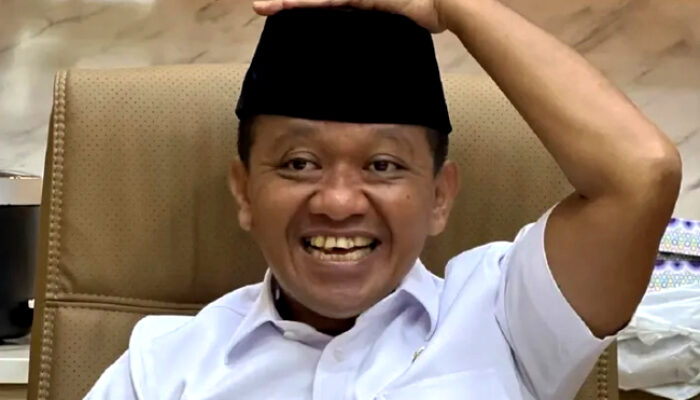 Penasaran, Bahlil Mau Bertemu Pencipta Lagu ”Mas Bahlil Ganteng”