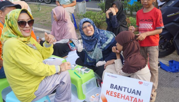 Rumah Zakat Sulsel Berbagi Kesehatan Di CFD Boulevard