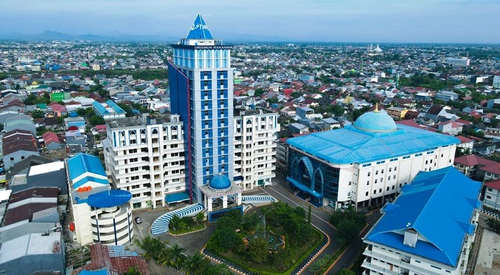 Kantor Wilayah Kementerian Agama, Kemenag Sulsel pantau rukyatul hilal di Menara Unismuh Makassar, Minggu (17/5/2026).