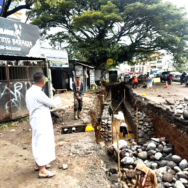 Realisasi proyek perbaikan ruas Jalan Hertasning-Jalan Aroepala Makassar hingga Mei 2026 mencapai 64,34 persen.