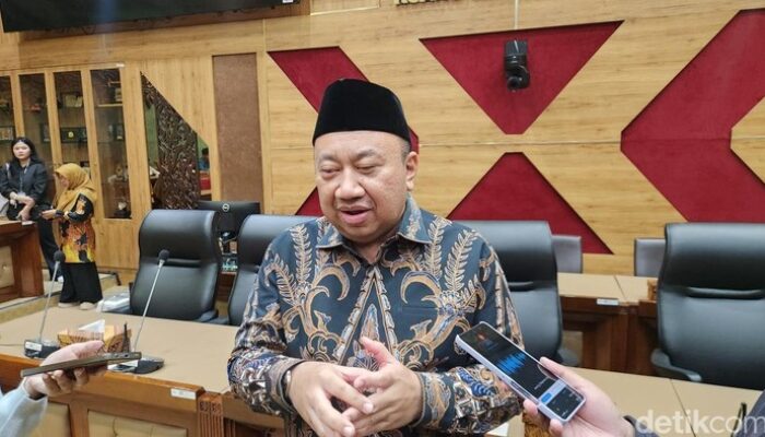Komisi X DPR Dukung SE Mendikdasmen Nomor 7 Tahun 2026 Untuk Selamatkan Guru