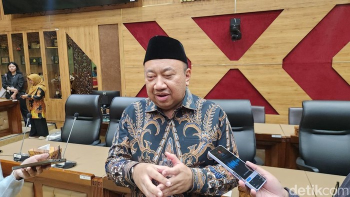 Komisi X DPR dukung SE Mendikdasmen Nomor 7 Tahun 2026 tentang Penugasan Guru Non-ASN pada satuan pendidikan yang diselenggarakan Pemerintah Daerah untuk menyelamatkan guru.