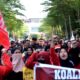 Memperingati May Day di Makassar dengan Jalan Santai 
