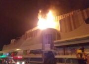 Pusat perbelanjaan terbesar di Manado, Megamall Manado terbakar menyebabkan satu karyawaan tewas, Sabtu (16/5/2026) malam