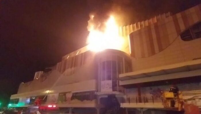 Megamall Manado Terbakar 1 Tewas