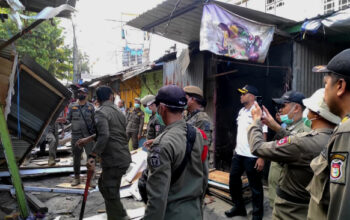 Penertiban Berlanjut, Pemkot Makassar Bongkar 16 Lapak PKL di Tabaringan Kecamatan Ujung Tanah pada Rabu (13/5/2026)