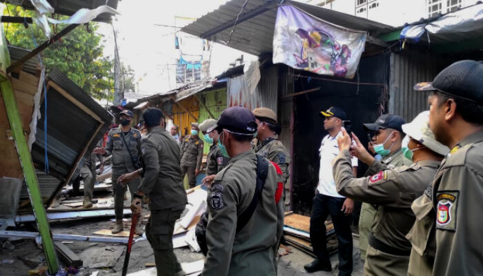 Penertiban Berlanjut, Pemkot Makassar Bongkar 16 Lapak PKL di Tabaringan