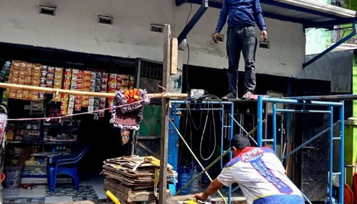 Lanjutan Penertiban PKL di Makassar: Pemilik Lapak Membongkar Sendiri