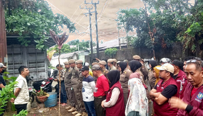 Giliran 16 Lapak PKL di Barawaja Kena Penertiban Pemkot Makassar