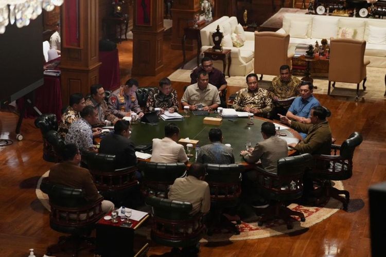 Presiden Prabowo Subianto kumpul sejumlah menteri KabinetMerah Putih di Hambalang, Jawa Barat, Sabtu, 2 Mei 2026