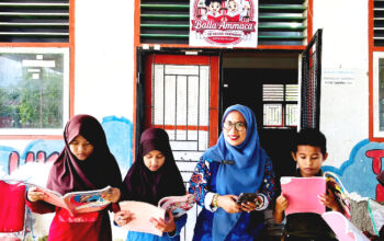Benahi Perpustakaan "Balla Ammaca", SDN Parinring Perkuat Gerakan Literasi Sekolah dengan membenahi ruangan dan menambah koleksi