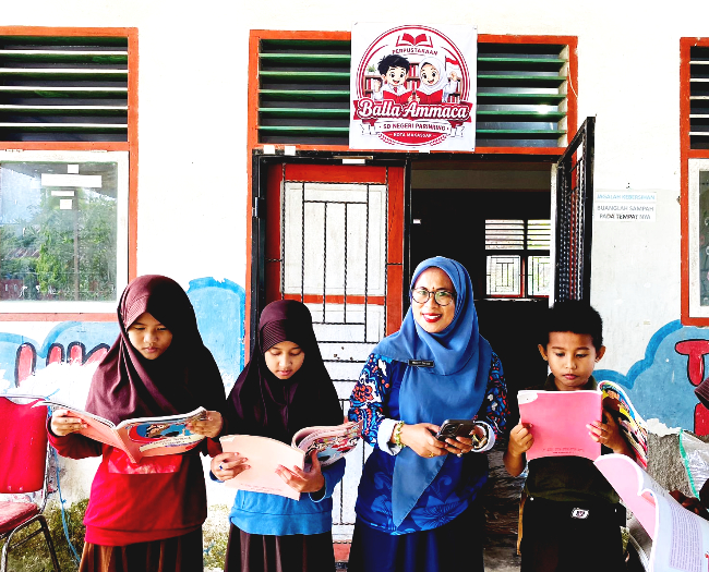 Benahi Perpustakaan "Balla Ammaca", SDN Parinring Perkuat Gerakan Literasi Sekolah dengan membenahi ruangan dan menambah koleksi