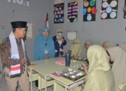 “Lanjutkan .......” kata siswi serempak di salah satu kelas SMP-SMA Islam Terpadu Wahdah Islamiyah Antang, Makassar, merespons pertanyaan Wakil Menteri Pendidikan Dasar dan Menengah, Dr Fajar Riza Ul Haq MA, saat berkunjung ke sekolah tersebut, Rabu, 6 Mei 2026 siang.