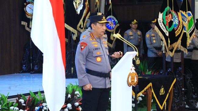 Kapolri Jenderal Listyo Sigit Prabowo ganti sembilan Kapolda dan merotasi sejumlah perwira tinggi dan menengah
