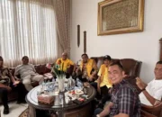 Mantan Wali Kota Makassar, Ilham Arief Sirajuddin atau IAS kumpulkan ketua DPD Golkar Sulsel di kediamannya Jl Batu Putih Makassar