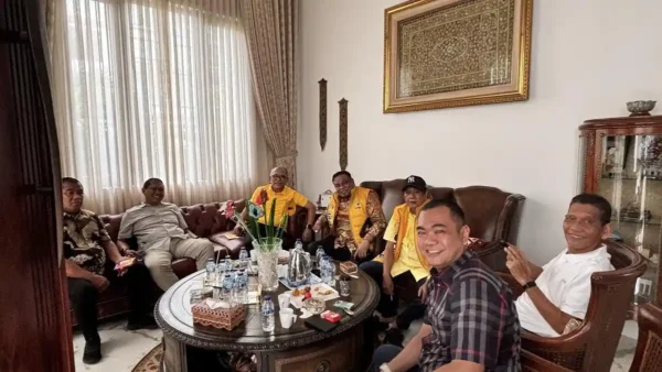 Mantan Wali Kota Makassar, Ilham Arief Sirajuddin atau IAS kumpulkan ketua DPD Golkar Sulsel di kediamannya Jl Batu Putih Makassar