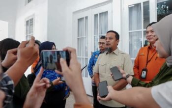 Gubernur Sulawesi Selatan Andi Sudirman Sulaiman mengaku akan menyusun mekanisme pengisian 326 jabatan kepsek (kepala sekolah)