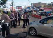 Dishub Bulukumba bersama Satlantas Polres Bulukumba tilang enam mobil yang parkir di area terlarang, Senin (22/6/2026)
