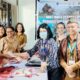 Gubernur Papua Barat Terpikat Miniatur Tongkonan Dan Tenun Toraja
