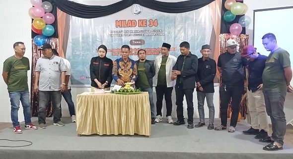 Milad 34 tahun Kesatuan Mahasiswa Sinjai (KMS) UNM (Universitas Negeri Makassar) berlangsung di Aula Wisma Sandika Sinjai, Sabtu (20/6/2026)