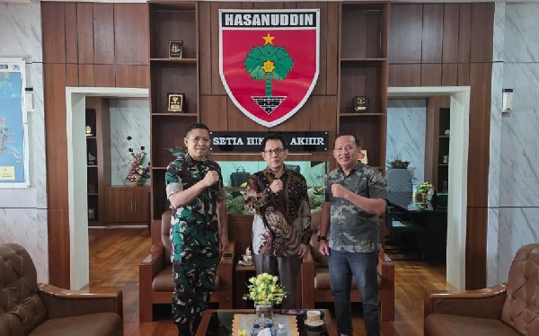 Terpilih PWI Sulawesi Selatan Suwardi Thahir kunjungi Kasdam (Kepala Staf Kodam) XIV/Hasanuddin, Brigjen TNI Ayi Lesmana