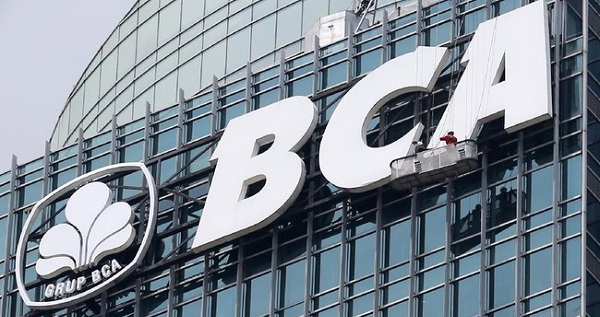 Informasi peluang kerja terkini, Bank BCA buka lowongan kerja untuk sejumlah posisi bagi lulusan minimal S1.