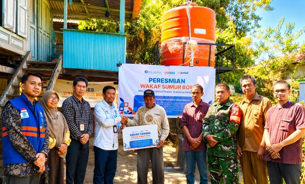 Warga sudah bisa nikmati air bersih wakaf sumur bor Masjid Nurul Ittihad di kecamatan Maros Baru, Kabupaten Maros