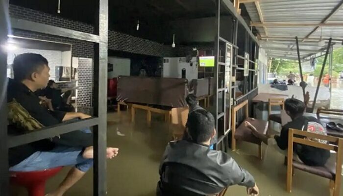 Banjir Rendam Jalan Utama Sinjai